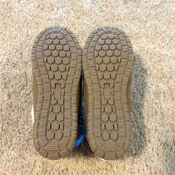 Minnetonka Cozy Brown Faux Fur Lined Ankle Boots - Picture 6 of 6